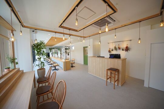 【中山観音】≪社会保険完備≫≪新規入客チャンスあり≫ステップアップ出来る環境！店舗展開している地域に愛されるサロン「Pap’s de coiffeur 中山観音店（パプスドコワフィールナカヤマカンノンテン））」からスタイリスト（美容師）の求人☆★