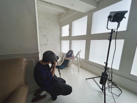 【三条河原町】≪オープニングスタッフ募集中≫≪おしゃれな癒し空間≫≪高単価な業務委託サロン≫≪自由シフト制≫≪早上がりOK≫高報酬率の指名50%／フリー40%還元！旅行やライブなどプライベート休暇も相談対応可能！美容師として豊かに輝けるサロンをお探しの方大歓迎！「KINI（キニ）」からスタイリスト（美容師）の求人★☆