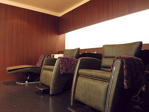 【博多南】≪未経験・通信生・新卒生OK≫退勤時間は19:00〜20:00の間が多いので負担が少なくお仕事出来ますよ♪幅広い世代のお客様が来店され温かい雰囲気で出迎えるCHOUCHOU（シュシュ）からアシスタント（美容師）の求人☆★☆