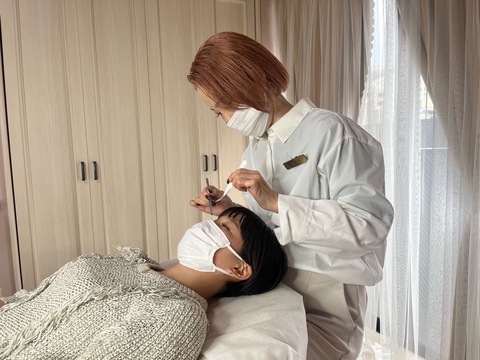 【新百合ヶ丘】≪未経験・新卒生OK≫≪早番固定勤務≫≪完全週休2日制≫≪土日休み月4回までOK≫≪社会保険完備≫≪実働8時間・20時までに退勤可能≫全席個室のアイラッシュサロン！女性が安心して長く働ける環境です「The Octave Royal（オクターブ ロイヤル）」からアイリスト（まつげエクステ・まつげパーマ・アイブロウ）の求人☆☆