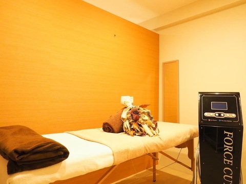 【心斎橋】≪月給23万円〜≫≪土日祝のお休み月3回迄可能≫日祝は18:30までの営業・社会保険完備・有給休暇完全消化・有給を使用し6連休を取る方も！高い技術力が魅力的！歩合での還元がしっかりあり、プライベートも充実できるサロン「muro. by mieux（ムーロ バイ ミュー）」よりエステティシャン（エステ）の求人☆★