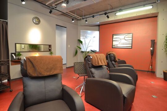 【天神】≪社会保険完備・実働8時間・有給消化率100%≫メリハリをつけてお仕事頑張りましょう！安心の福利厚生が整った「Star Nail plus 福岡天神西通り店（スターネイルプラスフクオカテンジンニシドオリテン）」からネイリスト（ネイル）の求人☆☆