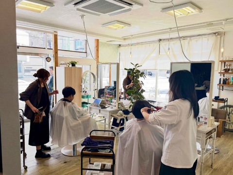 【岩代清水】≪完全週休2日制！≫≪新卒・通信生歓迎！≫≪日曜定休あり≫≪デビューまで2年以内！≫ヘッドスパと髪質改善が人気のサロン！教育制度も充実！「hair atelier nine（ヘアーアトリエナイン）」からアシスタント（美容師）の求人☆☆