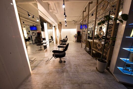 【宇野辺】≪パートさんも歓迎！時給1200円～≫≪休日数の選択可能≫≪月に1回、土日祝休みOK≫≪入社3年で月給50万円の実績あり≫≪社会保険完備≫≪有給休暇あり≫何よりもオーナーさんが心掛けているのが「スタッフが働きやすいサロン」をつくること！地域密着型でアットホームなお洒落サロン「hair design sCene（ヘアーデザインシーン）」からスタイリスト（美容師）の求人☆★☆