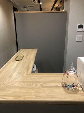 【京都市役所前】≪完全自由出勤≫≪指名売上55％／フリー売上45％還元≫≪20時までに退勤OK≫途中退店OK！土日休みや連休も取得可能なので自分のスタイルで働ける！委託サロン「Kroenen（クレーネン）」からスタイリスト（美容師）の求人★☆