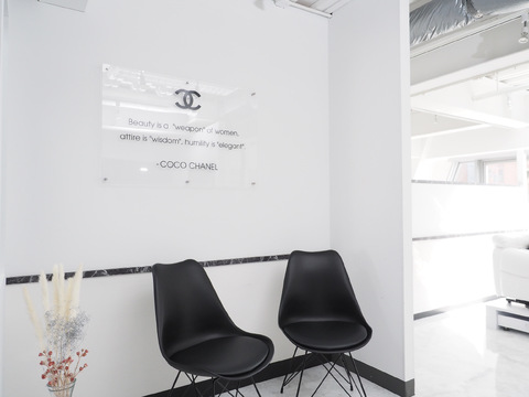 【梅田】韓国、中国のトレンドスタイルも取り揃え！≪社会保険完備≫≪最大3連休取得OK≫≪土日休みも月2回までOK≫プライベート充実＆しっかり稼ぎたい方必見！充実の手当で月給30～60万円も叶います！リピーター様が多く入客チャンスバッチリ「White Camellia 梅田茶屋町店（ホワイトカメリアウメダチャヤマチテン）」からアイリスト（まつげエクステ・まつげパーマ・アイブロウ）の求人☆