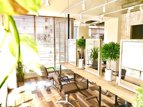 【流山おおたかの森】◆住宅手当あり・休日数の選択可能・有給休暇あり・社会保険完備◆入客量が多く、売上もしっかり歩合としてお給料に還元します！自分の希望の働き方が出来る会社です！GOOD NEIGHBORS 流山おおたかの森店（グッドネイバーズナガレヤマオオタカノモリテン）からスタイリスト（美容師）の求人★☆