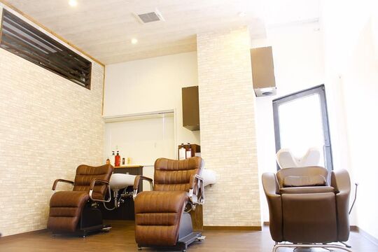 【泉佐野】≪社会保険制度あり≫入客チャンスがあるのでお給料も上がります！スタイル撮影や外部講習もあり、美容師としても成長出来るサロン「Lumo hair 泉佐野ベイエリア店（ルモヘアーイズミサノベイエリアテン）」からスタイリスト（美容師）の求人★☆