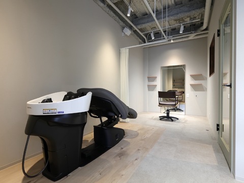 【横堤】≪3か月以上の勤務で就職お祝金10万円支給あり≫≪社会保険完備の日祝定休≫≪企業型iDeCoへ加入できる！≫有休消化推奨サロンで、平日18時CLOSEなのでプライベートも充実！女性が長く働いていけるサロンです！「19（ジューク）」からスタイリスト（美容師）の求人☆☆