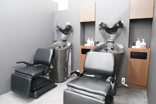 【武庫之荘】≪ブランクOK≫≪土日休み・時短勤務相談OK≫白髪染め専門のカラーサロン！オートシャンプー&セルフブロー！カラー塗布が出来れば大歓迎！「daily color 武庫之荘店（デイリーカラームコノソウテン）」からカラーリスト（美容師）の求人☆☆