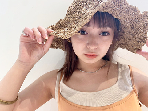 【新百合ヶ丘】◆月最大25万円の最低保障給あり・社会保険完備◆正社員と業務委託の選択制！圧倒的な新規数でしっかり稼げます！トレンドを押さえた薬剤で単価UPもしていきやすい「Louwe 新百合ヶ丘店（ローウェシンユリガオカテン）」からスタイリスト（美容師）の求人☆★