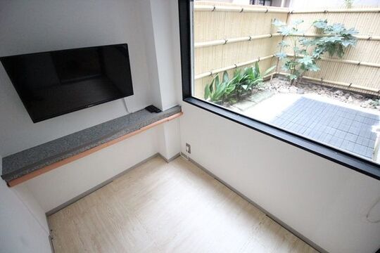 【西田辺】≪社会保険完備≫≪月8日休み≫≪20時迄に退勤可能≫≪残業なし≫≪賞与あり≫美容師でプライベートも充実！店内もウッドベースでオシャレ！地域密着型アットホームサロン！「olino（オリノ）」からアシスタント（美容師）の求人☆★