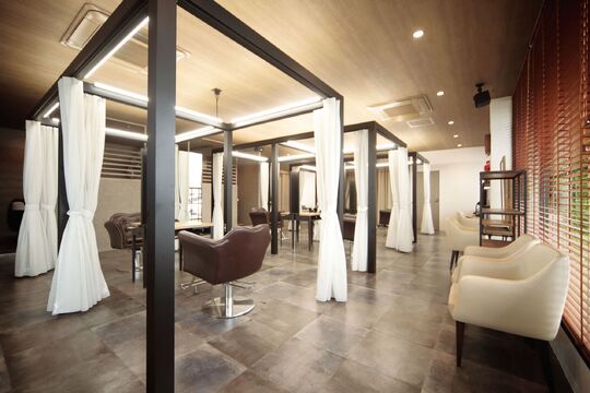 【筑後船小屋】≪・離職率が低い・全席半個室・社会保険完備≫勤務日数、時間はアナタ次第！！ママさんスタッフも多く在籍、皆で助け合い働きやすい環境を創ります。16時まで勤務もOKなのでプライベート充実派にもオススメ！！歩合も狙いやすく集客も好調のヘアサロン「HAIR DESIGN PUKANA（ヘアーデザインプカナ）」からスタイリスト（美容師）の求人☆★