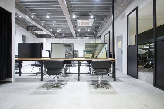 【藤沢駅】◆最低保障給あり・撮影ブース完備◆業界屈指の集客力でたくさんのお客様を担当できます！ITを駆使する業界屈指のブランドサロン「IT by ALBUM  藤沢店（アイティーバイアルバムフジサワテン）」からスタイリスト（美容師）の求人☆★