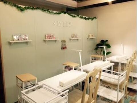 【住道】≪経験者は22万円～≫お客様にとってもスタッフにとっても居心地のよい地域密着型のアットホームサロンを目指しています!リピーターさんが多く、とても楽しいサロン！「Smily（スマイリー）」からネイリスト（ネイル）の求人☆☆