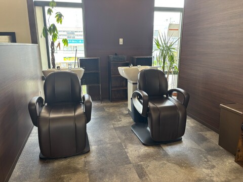 【今津】≪社会保険完備≫≪ママさん歓迎≫福利厚生も充実の白髪染め専門店！お子さんの居る方、ブランクのある方でも働きやすいお店です！「白髪染め専門店 KARACO（シラガゾメセンモンテンカラコ）」からカラーリスト（美容師）の求人☆★