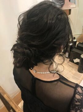 【祇園四条】≪社会保険完備≫≪日曜日・祝日定休≫≪交通費全額支給≫個々の成長に合わせた教育体制でセットスタッフを目指せます！「CASA 祇園店（カーサギオンテン）」からセットスタッフ（美容師）の求人☆★☆