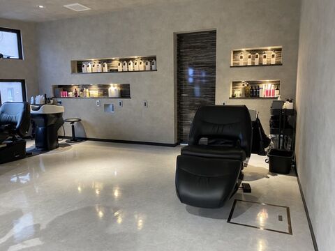 【高槻市駅】≪完全週休2日制≫≪社会保険完備≫最短半年でカラーリストデビューが出来るカリキュラムあり！向上心のある方におすすめ！技術だけではなく人間力も高められるサロン！「.Xian（シアン）」からアシスタント（美容師）の求人☆★☆