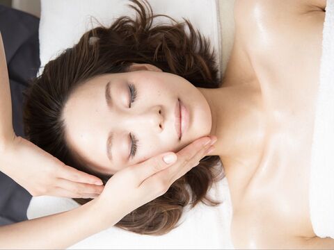 【芦屋】≪社会保険完備≫≪完全週休2日≫≪実働8時間≫≪産休育休実績あり≫バックアップ体制が整っており、長く安心して働けるトータルビューティーサロン！「salon de Decollte（サロンドデコルテ）」からエステティシャンの求人☆☆