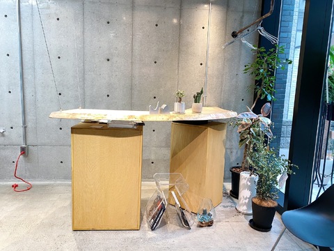 【肥後橋】≪社会保険完備≫≪未経験・通信生・新卒生歓迎≫≪営業時間内レッスンOK≫≪最短2年でデビュー可能≫ナチュラルでオシャレなスタイルが得意のサロン！高い技術を学びたい方にオススメ！「Fiika（フィーカ）」からアシスタント（美容師）の求人☆★