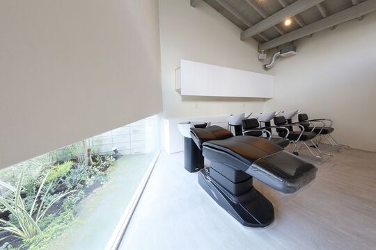 【福津】≪早期デビュー可能・東京有名サロン講師より直接指導・高月給スタート・月休8日≫毎日の仕事を楽しんでもらいたい！そのために充実した教育カリキュラム・福利厚生を整えています！地域のお客さまに長く愛されるヘアサロン「hair&eyelash CocoAnge 福津店（ヘアアンドアイラッシュココアンジェフクツテン）」からアシスタント（美容師）の求人★☆