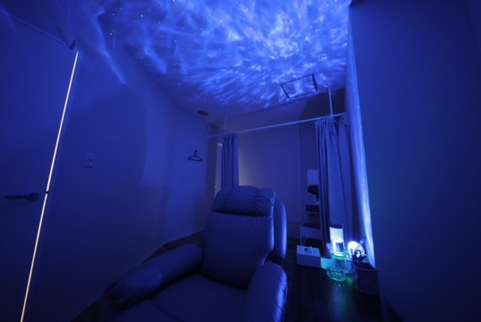 【桂】≪月8,9日休み≫≪社会保険完備≫≪19時までに退勤可能≫スタイリストのみ在籍のプライベートサロン！平均客単価10000円！一流のヘッドスパ資格取得可能！「yutre（ユトレ）」からスタイリスト（美容師）の求人☆★