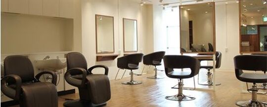 【明石】≪月7日休日保障!!≫≪プライベートも充実!!≫エクステやセットにも力を入れているので幅広い技術を学べます♪大人気サロン“hair make casa（ヘアー メイク カーサ）”からアシスタント（美容師）の求人★☆