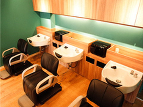 【錦糸町】◆撮影やメイク、トレンドを学べるサロン・土日の希望休月2日程度OK・社会保険完備◆エリアトップクラスの集客力があるので入客チャンス大！独立や開業に向けたキャリアアップができるサロンACE（エース）からスタイリスト（美容師）の求人☆★