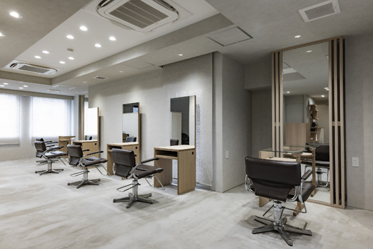 【烏丸】≪社会保険完備≫≪完全週休2日≫≪営業時間内レッスン≫アーユルヴェーダの発想を取り入れ、一人一人のお客様との時間を大切にしております！スパ個室完備のサロン「AMATORA SPA（アマトラスパ）」からスパニスト（美容師）の求人★☆