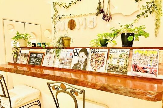 【イオンモール福津】≪完全週休2日制≫≪社会保険完備≫≪住宅手当あり≫充実した福利厚生の中で世界に誇る技術を学べるヘアサロン「morio FROM LONDON イオンモール福津店（モリオフロムロンドンイオンモールフクツテン）」からアシスタント（美容師）の求人★☆