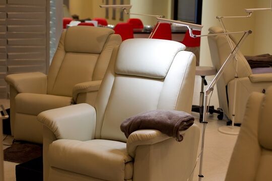 【新宿西口】賞与しっかり★未経験OK★研修制度あり★経験者大歓迎!!!頑張り次第でキャリアアップも叶う♪やりがいを感じられる環境が魅力的♪elf 新宿西口（エルフシンジュクニシグチ）からアイリスト（アイデザイナー・まつ毛エクステ）の求人☆☆