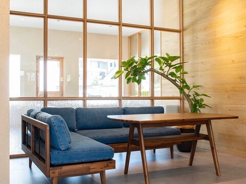 【谷上】≪日曜定休日≫≪17時半退勤≫≪社会保険完備≫≪完全週休2日制≫≪正月休暇、有給休暇あり≫≪産休育休実績あり≫と福利厚生充実！独自のカット技法も学べるサロン「Cherish by sereno（チェリッシュバイセレーノ）」からスタイリスト（美容師）の求人☆★☆