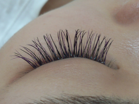 【平野】≪日曜休み☆19時までの勤務☆≫プライベート重視にはお勧めの好条件″Airis（アイリス）″！！ゆったりとした落ち着いた空間の中で一緒にサロンを盛り上げていきましょう！！地域密着型のサロン様です♪アイリスト（アイデザイナー・まつげエクステ）の求人☆☆