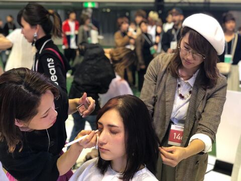 【伏見桃山】≪土日勤務可能なパートさんは時給2000円≫≪完全週休2日制≫≪社会保険完備≫≪誕生日休暇あり≫≪9時間拘束≫平均客単価12000円程の高単価髪質改善特化サロン！頑張り次第で最短1年半でデビュー可能！営業時間内レッスン可能！パートのママさん美容師も歓迎！「OX CREATION 桃山（オックスクリエーションモモヤマ）」からアシスタント（美容師）の求人☆★☆