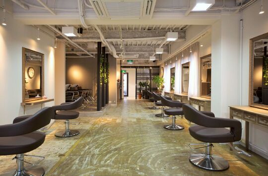 【心斎橋】≪社会保険完備≫≪入客チャンスあり≫トレンド発信サロンで最先端の技術習得可能ですよ！たくさんのお客様が来られているので自分の顧客にできるチャンスあり！「elem.（エレム）」からスタイリスト（美容師）の求人☆★