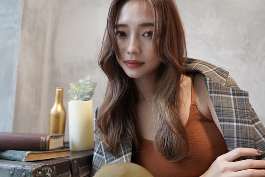 【広島駅】■月8日休み・拘束9時間制・デビューまで約1年・社会保険完備■デザインカラーやブリーチのお客様多数！たくさんのお客様が来店されるので、経験を積みやすくデビューが早い「Angelica 広島駅前店（アンジェリカヒロシマエキマエテン）」からアシスタント（美容師）の求人★☆