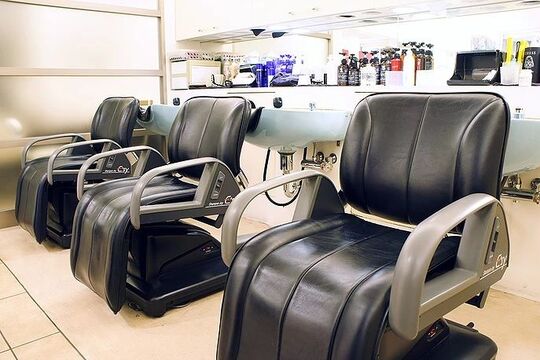 【湯田温泉】≪社会保険完備♪≫≪営業中にレッスン実施♪≫いろんな技術が学べる山口の人気ヘアサロン 強制、ノルマなどは無く自分のペースで学んでいける環境がGOOD◎プライベートも充実できるアットホームなお店です♪“New Style 本店（ニュースタイルホンテン）”からアシスタント（美容師）の求人★☆