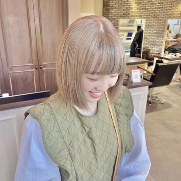 【上新庄】≪未経験・通信生・新卒生歓迎≫≪社会保険完備≫≪最短1年でスタイリストデビュー可能≫≪ウィッグ代半額負担≫≪独立支援あり≫ハイトーンやインナーカラーが人気のカラー特化型サロン！文句なしの教育体制でしっかり学んで成長したい方必見！「Uni.（ユニ）」からアシスタント（美容師）の求人★☆