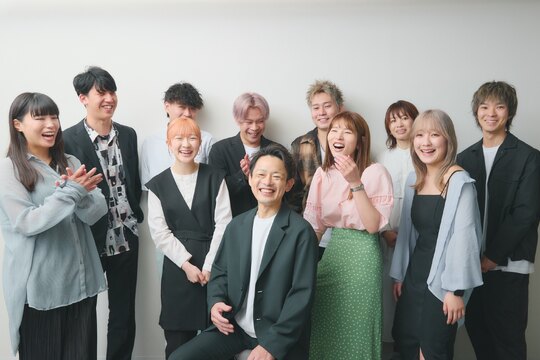 【千林】≪社会保険完備＆月8,9日休み≫≪18,19時台に退勤可能≫≪最短1年半～2年でスタイリストデビュー≫面倒見の良いオーナーさんやスタッフさんの中で、あなたもステップUPしていきませんか？大人女性が寛げる地域の人気サロン「en't（エント）」からアシスタント（美容師）の求人☆☆