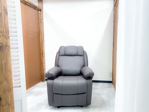 【鳳】急募中！アイリスト経験者の募集！≪正社員・業務委託選択OK≫自身のライフスタイルに合わせて働くことが出来るサロンです！スタイリッシュでお洒落な店内です！「KIMIA（キミア）」からアイリスト（アイデザイナー・まつ毛エクステ）の求人★☆★