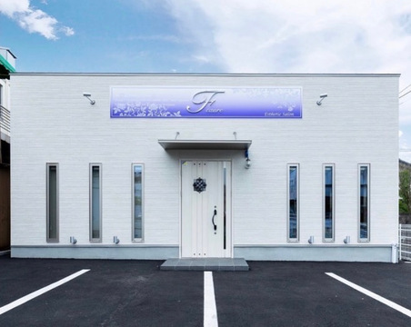 【鳥栖駅】≪社会保険完備・残業やノルマなし・19時退勤・駐車場完備・休憩1時間・車通勤OK・ネイル髪色自由・SNSブログ更新なし≫研修期間中も給与発生！お客様のキレイをサポートするエステサロン「Felicia 佐賀鳥栖店（フェリシアサガトステン）」からエステティシャンの募集☆☆