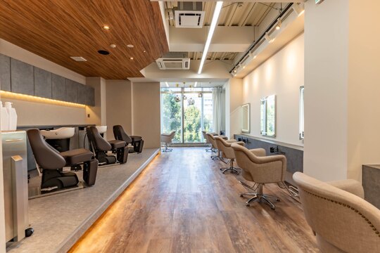 【矢場町】◆最低保障給あり・完全マンツーマン・単価1万円超え◆抜群の立地でアクセス〇！幅広い薬剤のラインナップで今までのスタイルを崩さず働けます！「MARQUEE 名古屋栄（マーキーナゴヤサカエ）」からスタイリスト（美容師）の求人★☆