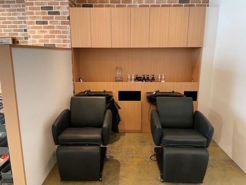 【三条】≪オープニングスタッフ大募集≫≪週休3日制≫≪月給22万円≫≪社会保険完備≫最短2年〜2年半でデビュー可能！！休日が多いので長く美容師を続けられるサロン！「Siesta（シエスタ）」からアシスタント（美容師）の求人☆★