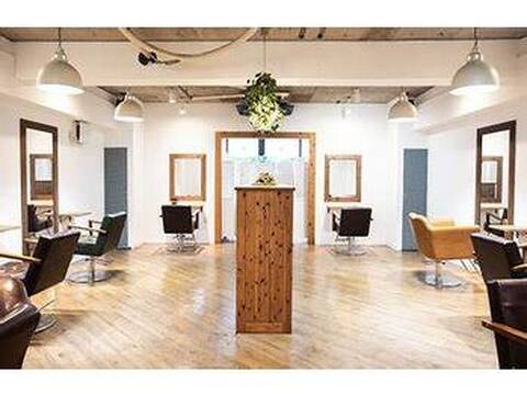 【川崎駅】◆自由出勤制・最低保障給あり・指名料100％還元・◆初めての業務委託でもサロンサポートが充実しており安心して働けます。様々な働き方の希望が叶うサロンAtria united（アトリアユナイテッド）からスタイリスト（美容師）の求人★☆