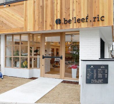 【守口市駅】≪社会保険完備≫≪実働8時間≫≪有給休暇あり≫お店はナチュラルテイストな外観の路面店！ウッドの温かい雰囲気の店内は落ち着くおしゃれな空間！福利厚生も整った安心のサロン「Chula nail salon＆eye beauty 守口店（チュラネイルサロンアンドアイビューティーモリグチテン）」からネイリスト（ネイル）の求人★☆★