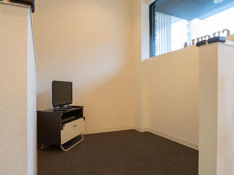 【苦楽園口】≪完全週休二日制≫≪土日休みOK≫≪社会保険完備≫≪キッズスペース完備≫働きやすい環境です！ショートカットやグレイカラーを得意としている少人数制のプライベートサロン「CuCuLa（キュキュラ）」からアシスタント（美容師）の求人☆★