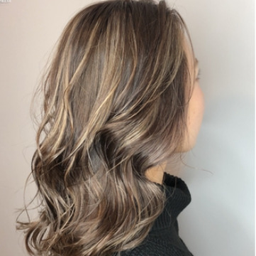 【調布駅】≪選べるマンツーマンor掛け持ち≫完全歩合制≪フリー50％／指名50％還元≫集客も好調で、高収入を狙える☆休みや時間も応相談！働きやすさと稼ぎやすさが両立できるサロン「to you（トゥー ユー）」からスタイリスト（美容師）の求人★☆