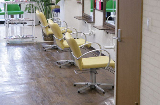 【山科】≪3ヶ月に1度ボーナスあり≫店舗展開するファミリー層に人気のヘアサロン！少人数制で地域密着&楽しくノビノビ働ける環境！独立支援あり！hairs BERRY 竹鼻店（ヘアーズベリータケハナテン）からスタイリスト（美容師）の求人★☆