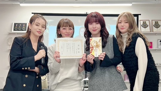 【南船場】≪社会保険完備≫ライフスタイルやあなたの希望に合わせて様々な働き方ができますよ！自社スクールもあるので、研修体制はバッチリ。「eye on ME（アイオンミー）」からアイリスト（まつげエクステ・まつげパーマ・アイブロウ）の求人☆☆