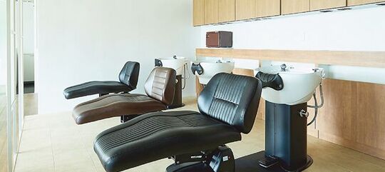 【東生駒】≪月8,9日休み≫≪社会保険完備≫≪賞与あり≫≪産休育休実績あり≫駅チカすぐの好立地！社内アカデミー完備で営業時間中研修にて2年デビュー確実！充実の待遇面と教育体制が人気です！「Figaro mina 東生駒店（フィガロミーナヒガシイコマテン）」からアシスタント（美容師）の求人☆★